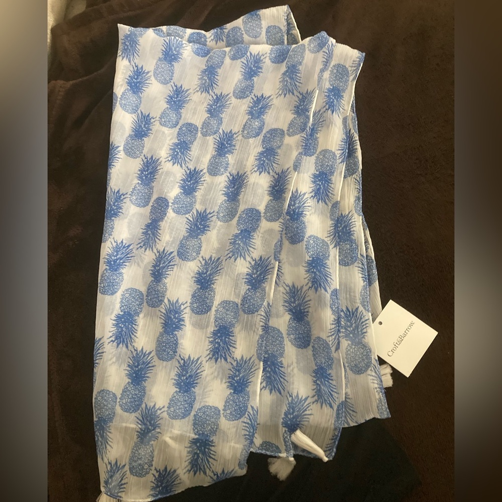 Blue pineapple scarf